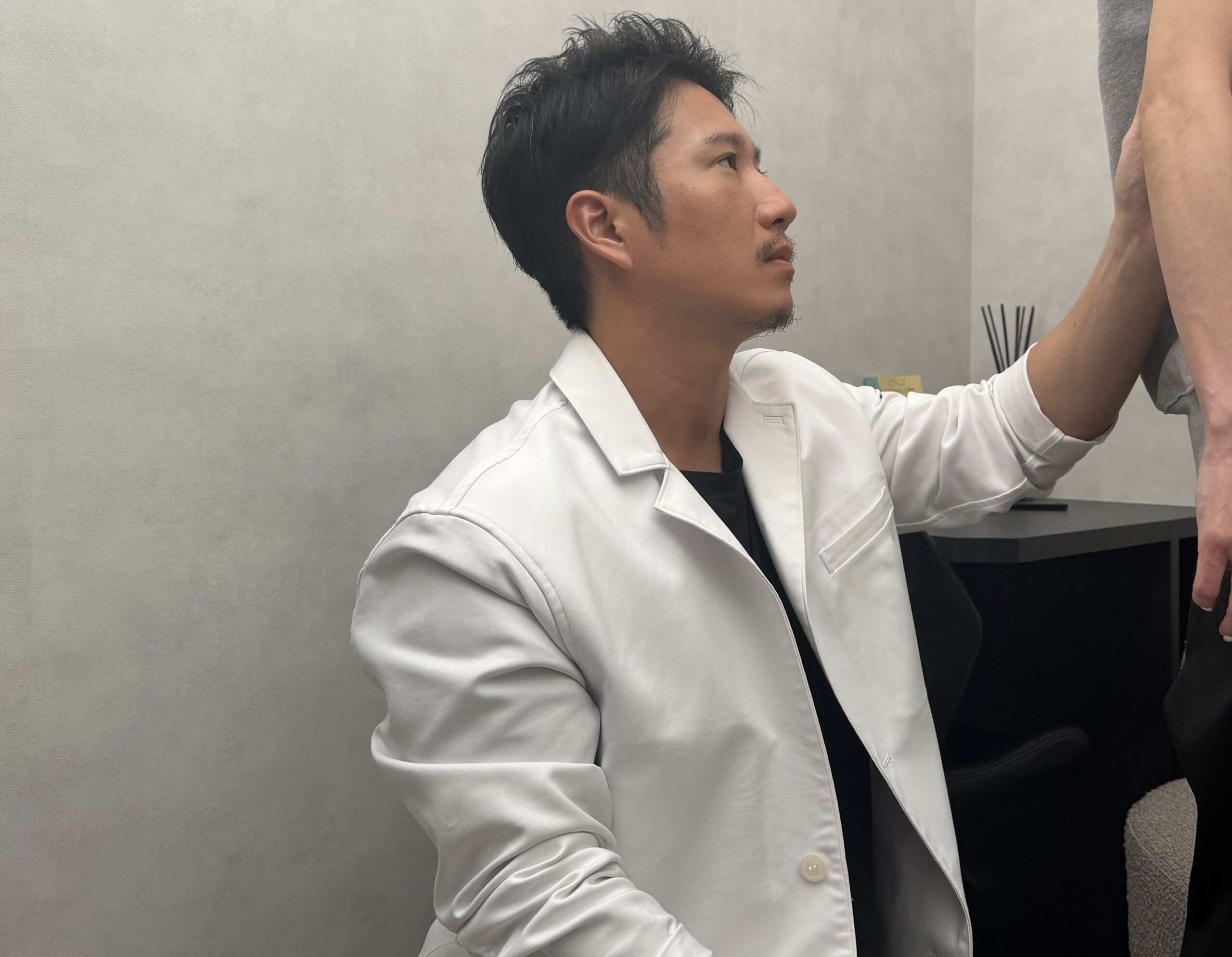 <br />
<b>Warning</b>:  Undefined variable $image_alt in <b>/home/r9092703/public_html/4dclinic.jp/wp/wp-content/themes/4d-clinic/single-price.php</b> on line <b>403</b><br />
